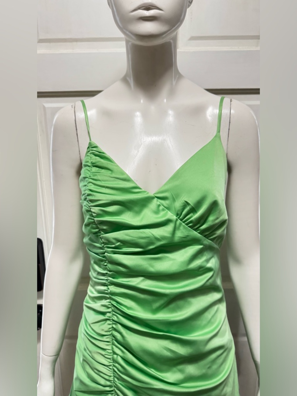 MAJORELLE coquette Bright Green Ruched Ruffle Mini Dress Size Medium A - Picture 7 of 16